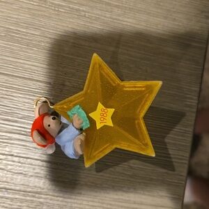 1988 Chris Mouse Star Hallmark ornament